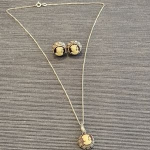 Cameo Set Earrings/Pendant (Silver)